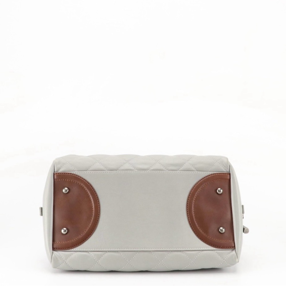 CHANEL Country Chic Bowler Shoulder Bag in Grey Quilted Calfskin Leather - Picture 3 of 12